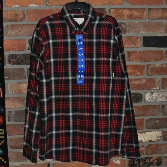 New with tags Tilley Black & Red Plaid Flannel Long Sleeve Shirt L - Picture 1 of 4